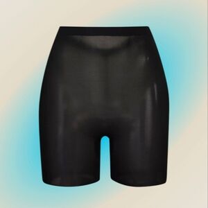SKIMS Sheer Sculpt Low Back Shaping Shorts in Onyx